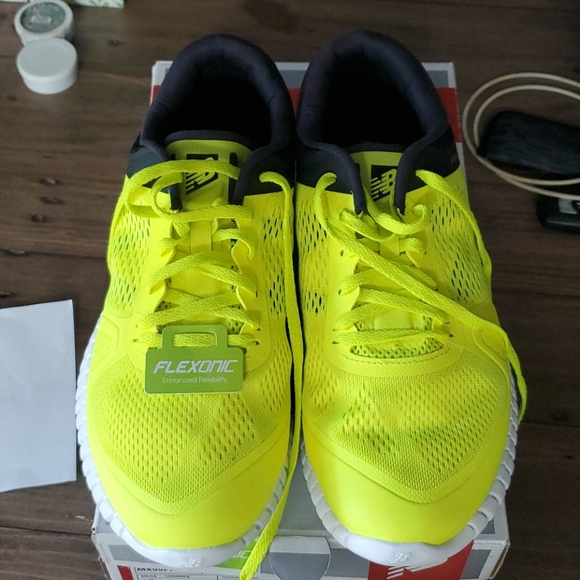 new balance 927 men green